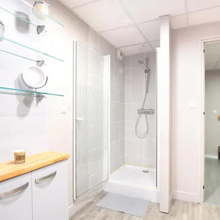 Institut - A 5min De La Holiday home *